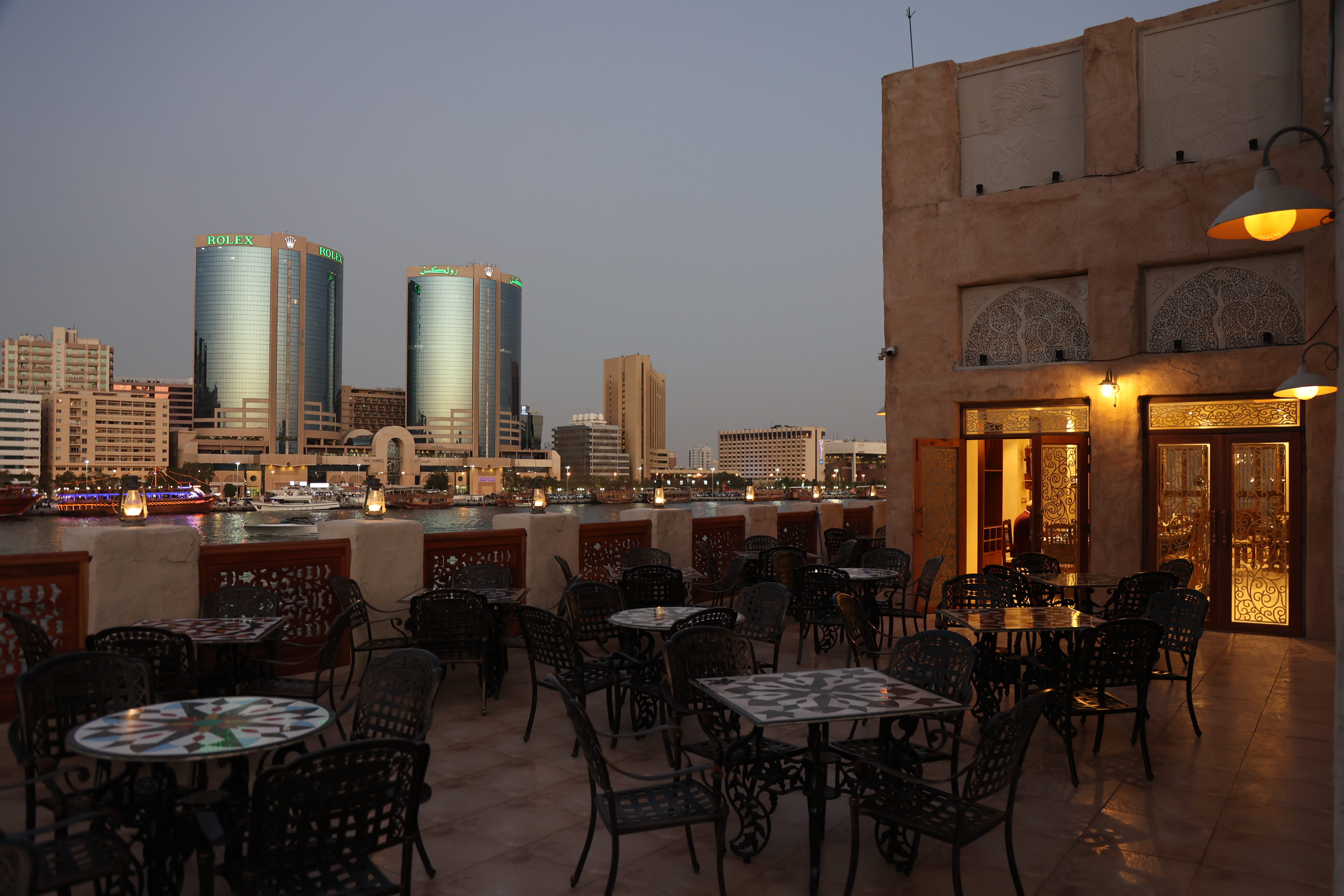 vibrant-street-food-carts-at-chokhi-dhani-s-deck-in-dubai